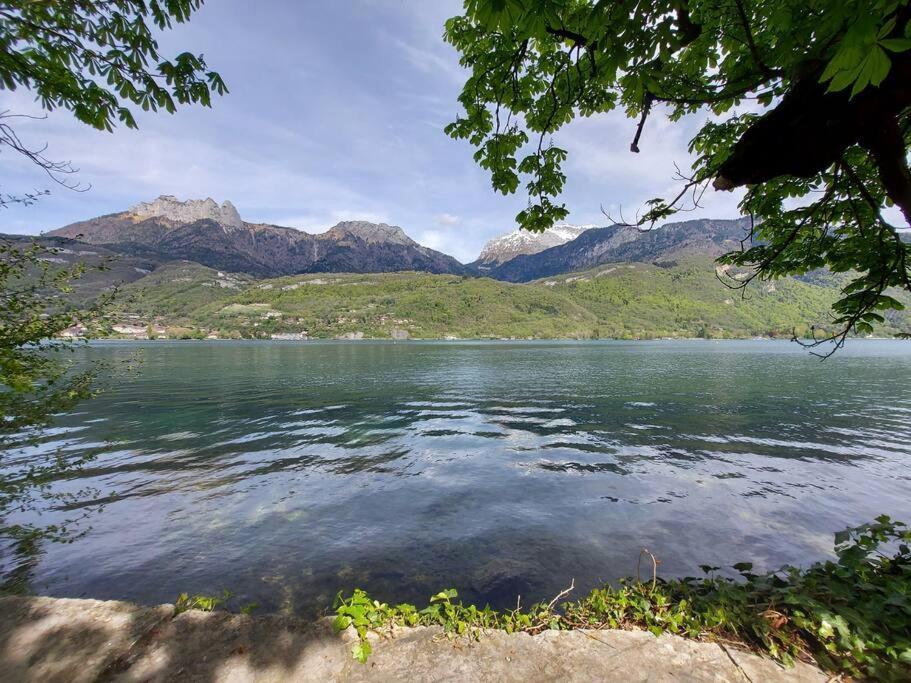 Charmant Et Spacieux Appartement A Quelques Pas Du Lac Duingt Dış mekan fotoğraf
